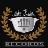 Logo temprano: Mike Kadilac Records con laureles